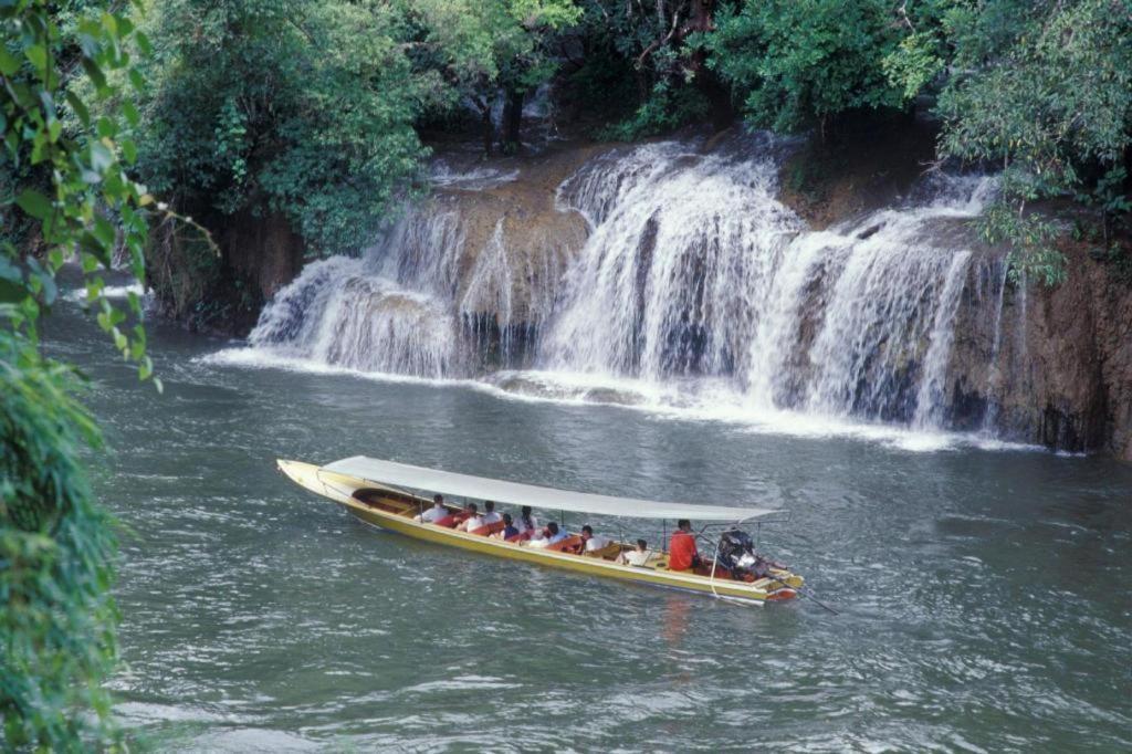 Treeyapat Place Hotel Kanchanaburi Ngoại thất bức ảnh